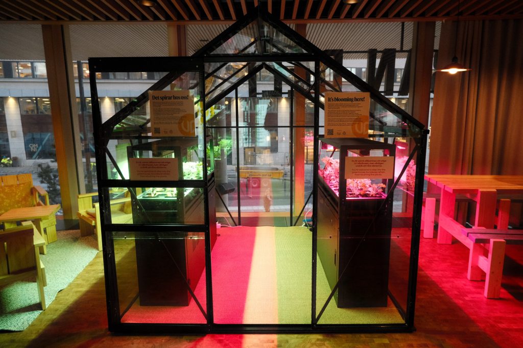 Vegger vertical farm system at Urban Deli Hagastaden Stockholm